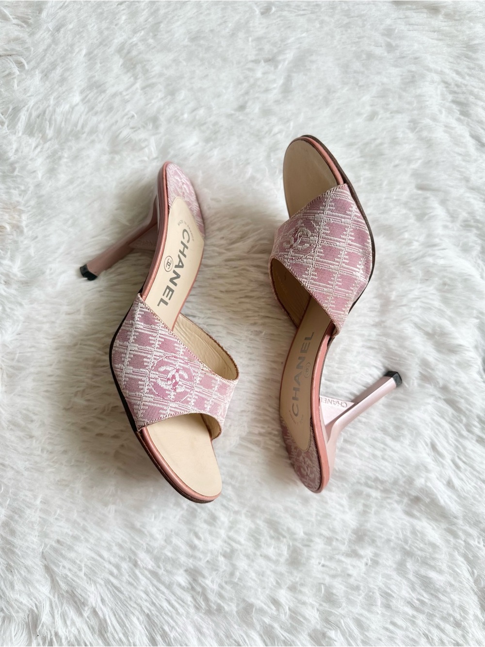 Vintage Chanel Pink Monogram Heels - Picture 3 of 7